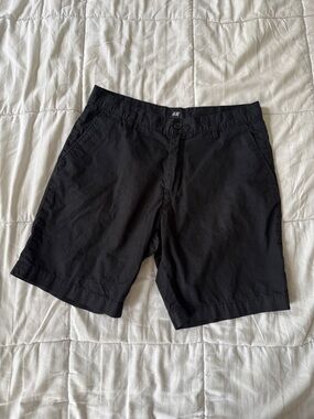 H&M Men's Black Flat-Front Chino Shorts